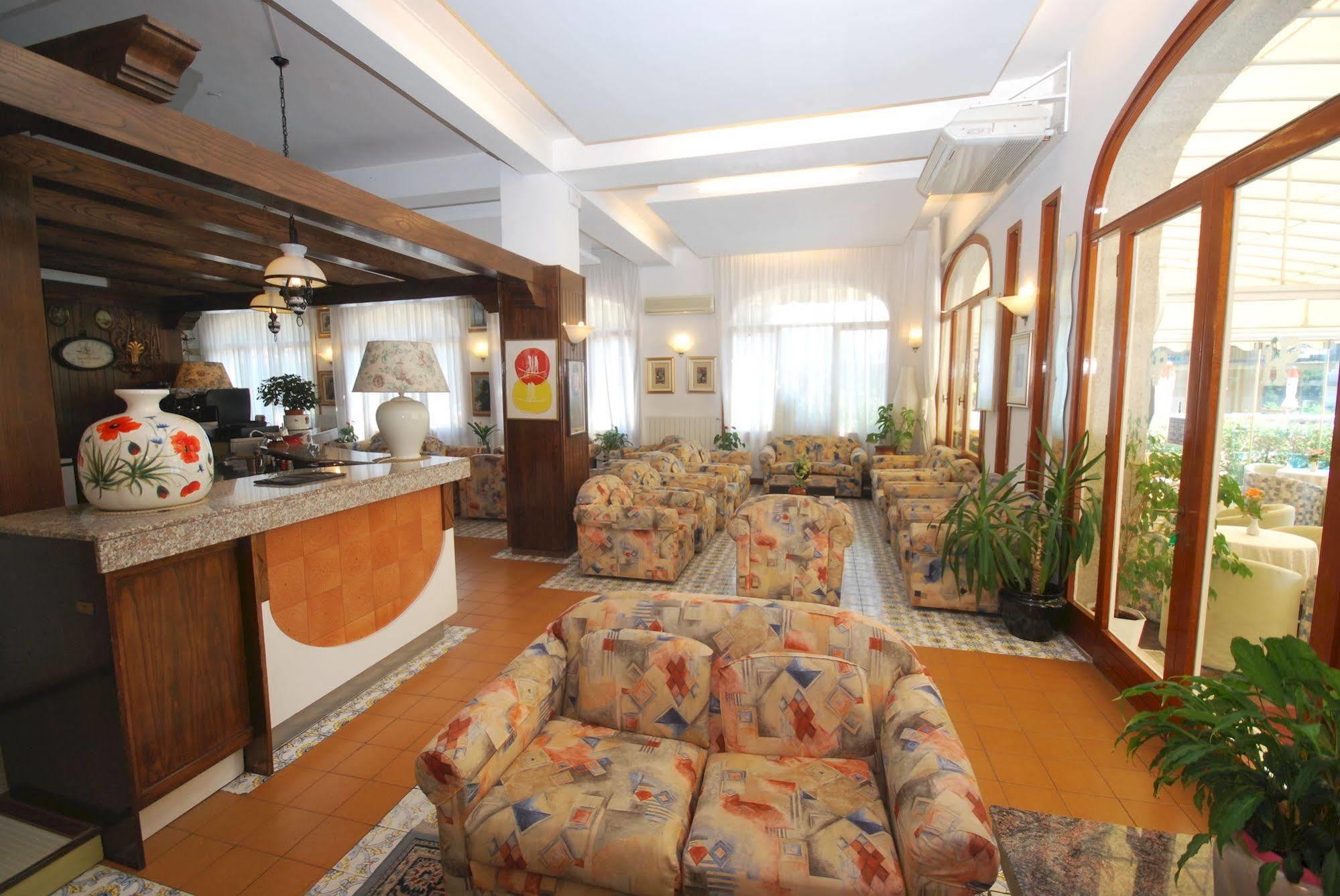 פייטרה ליגורה Hotel Paco מראה חיצוני תמונה