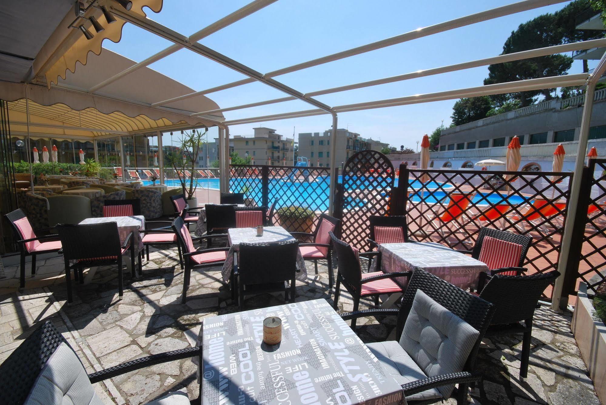 פייטרה ליגורה Hotel Paco מראה חיצוני תמונה